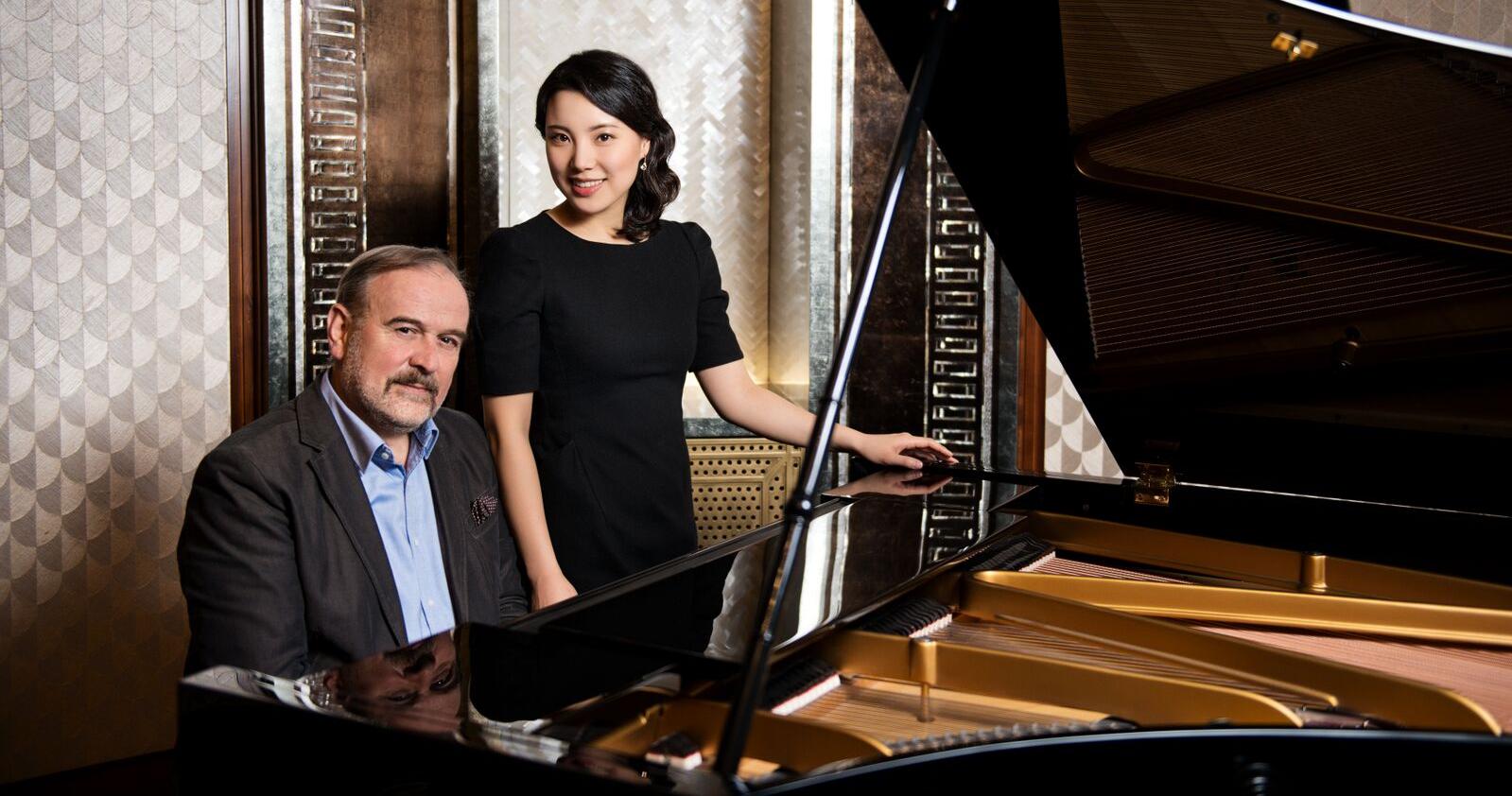 Sumi Hwang and Helmut Deutsch